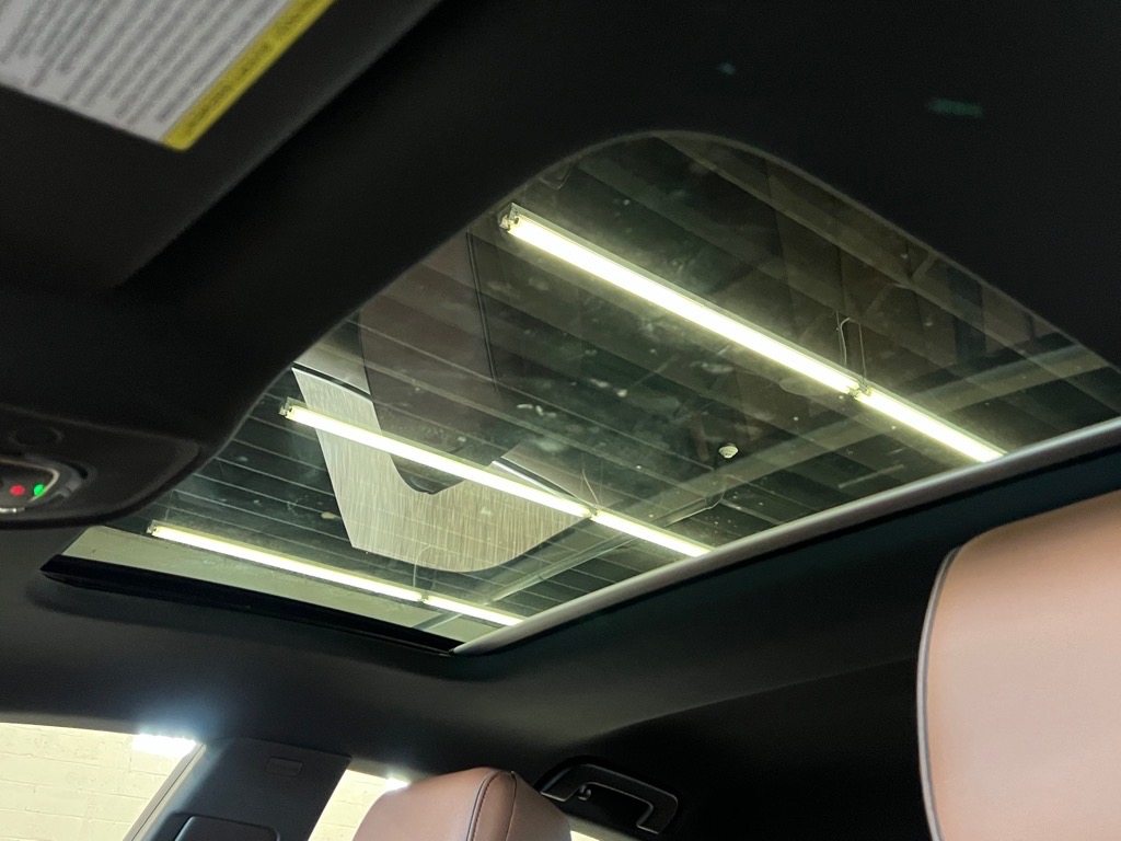 Vehicle image 19 of 27