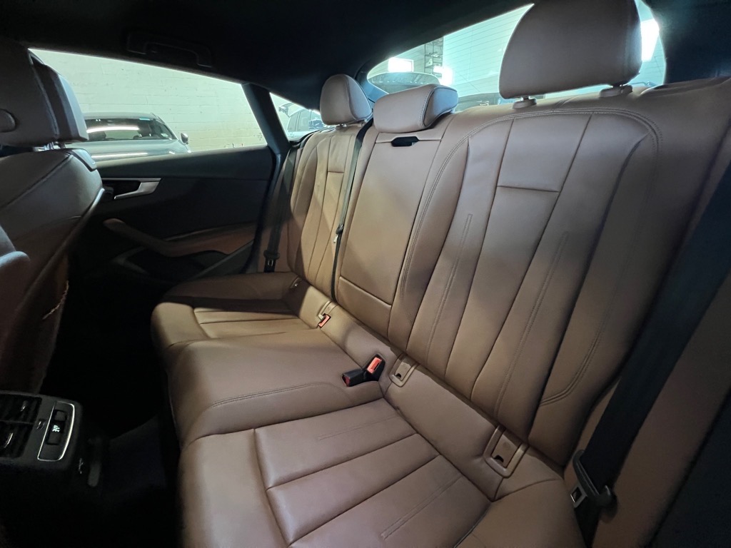 Vehicle image 20 of 27
