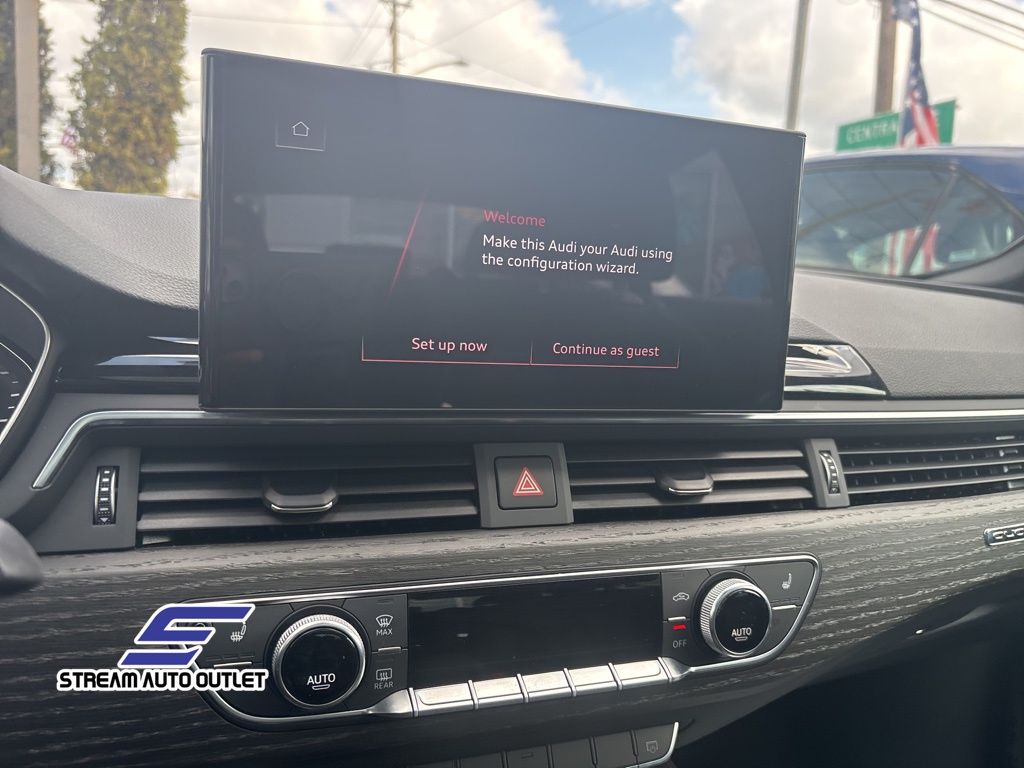 Vehicle image 32 of 37