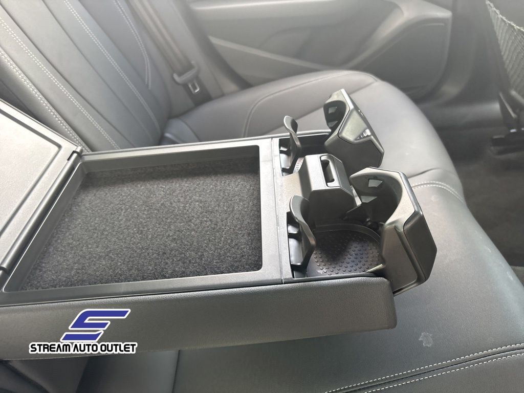 Vehicle image 17 of 37