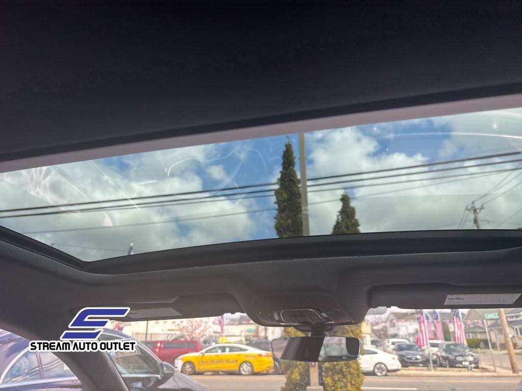 Vehicle image 20 of 37