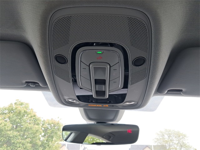 Vehicle image 24 of 27