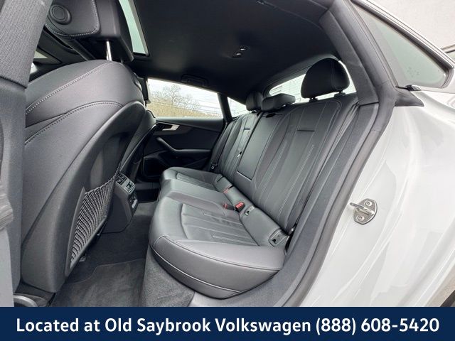 Vehicle image 17 of 39