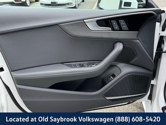 Vehicle image 31 of 39