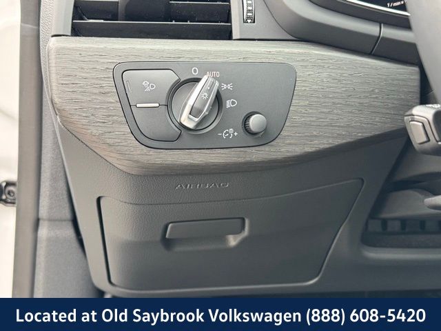 Vehicle image 21 of 39