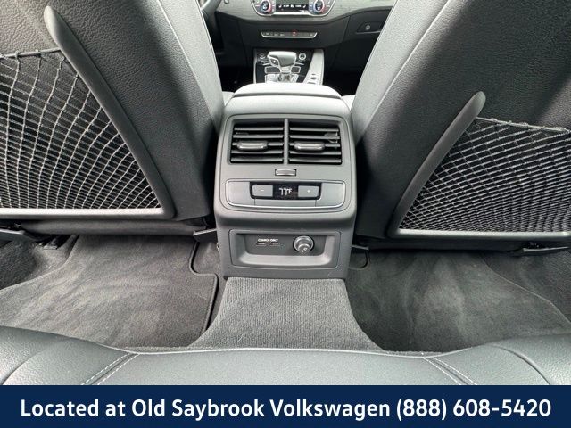 Vehicle image 34 of 39