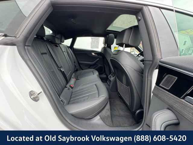 Vehicle image 10 of 39