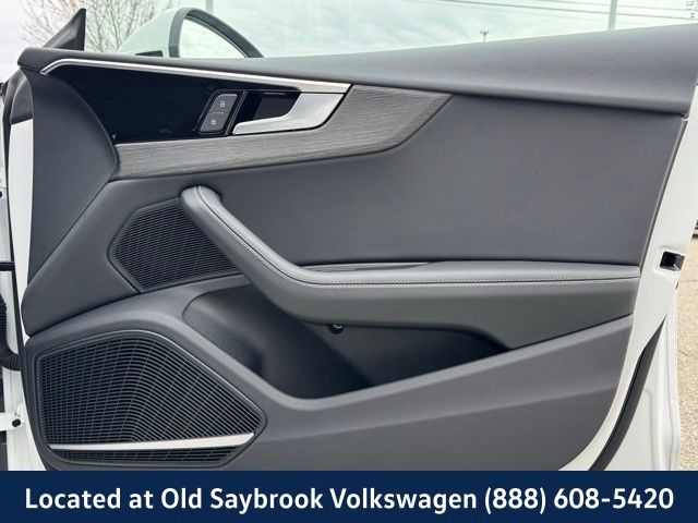 Vehicle image 29 of 39