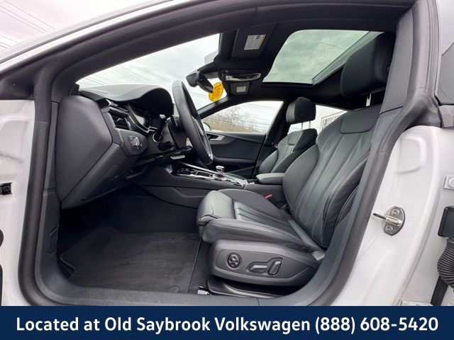 Vehicle image 37 of 39