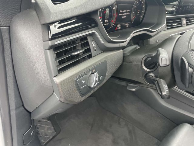 Vehicle image 19 of 32