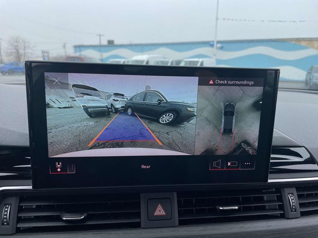 Vehicle image 22 of 32