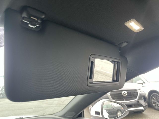Vehicle image 26 of 32