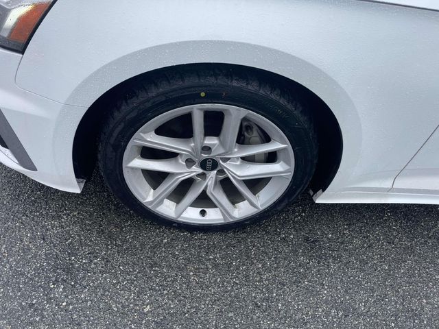 Vehicle image 11 of 32