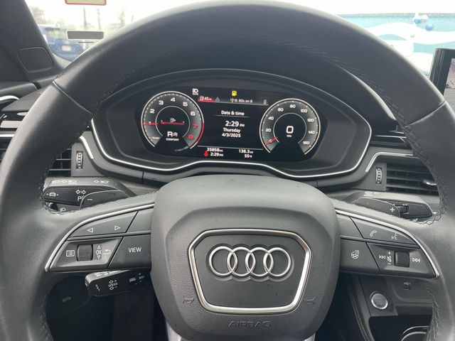 Vehicle image 27 of 32