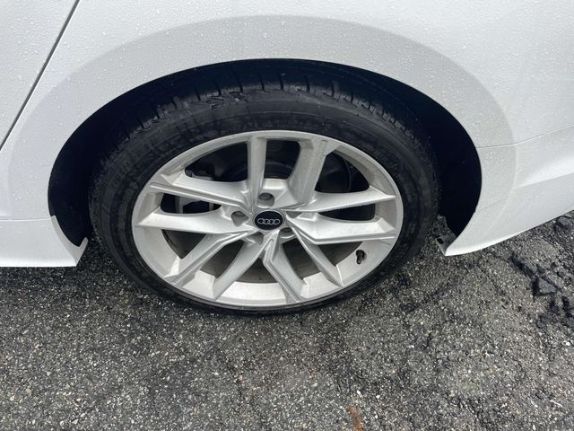 Vehicle image 12 of 32
