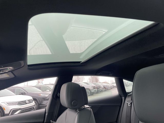 Vehicle image 20 of 32
