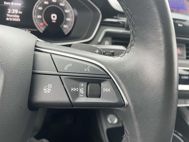 Vehicle image 28 of 32