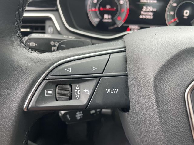 Vehicle image 29 of 32