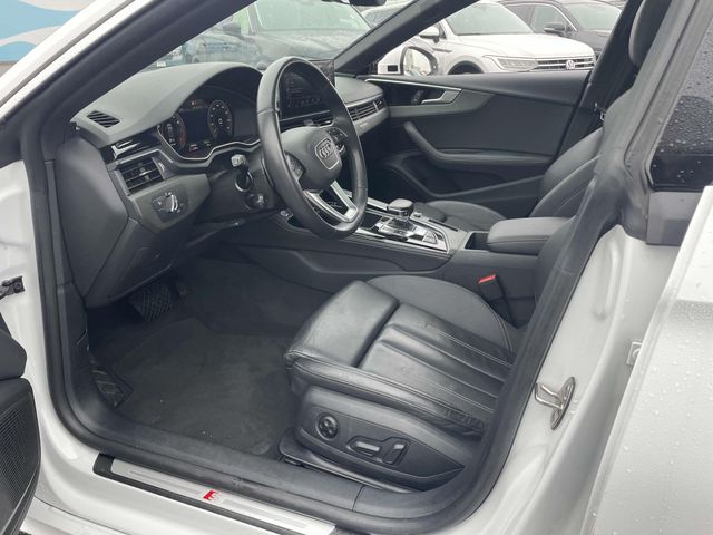 Vehicle image 16 of 32