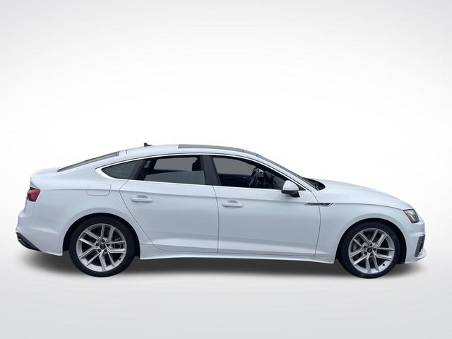 Vehicle image 4 of 32