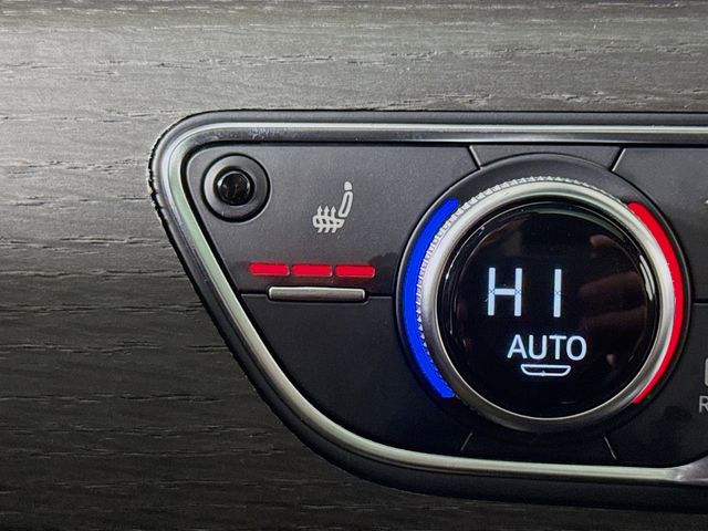 Vehicle image 19 of 32