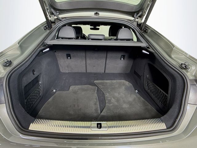 Vehicle image 26 of 32