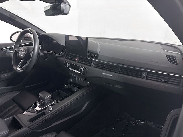 Vehicle image 29 of 32