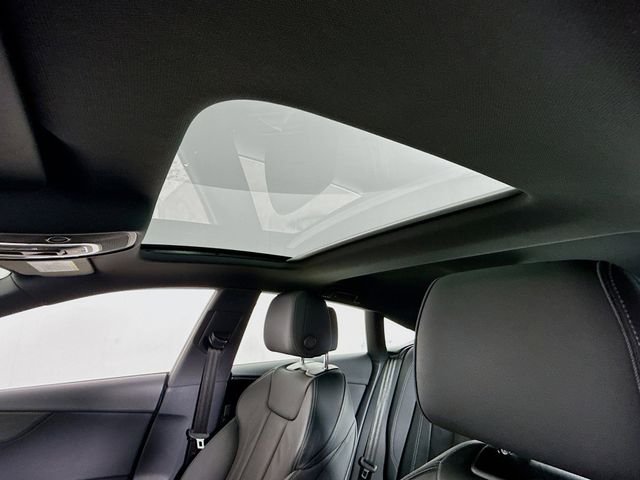 Vehicle image 21 of 32