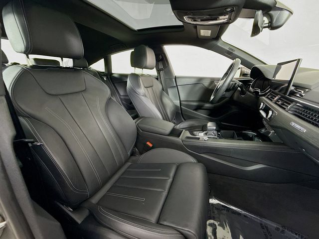 Vehicle image 28 of 32