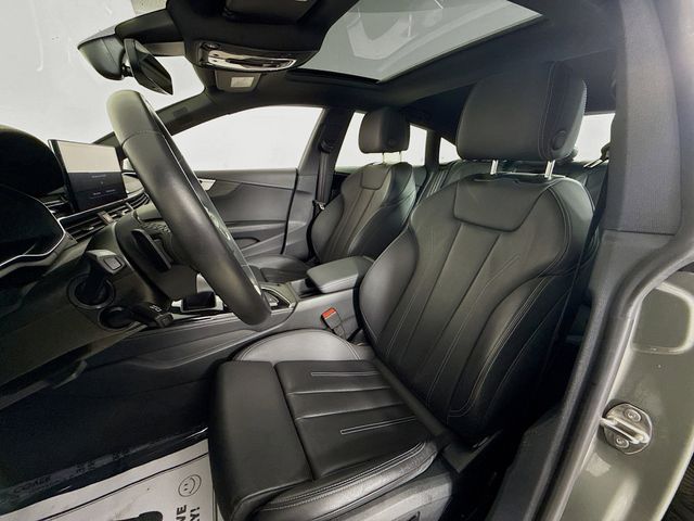 Vehicle image 20 of 32