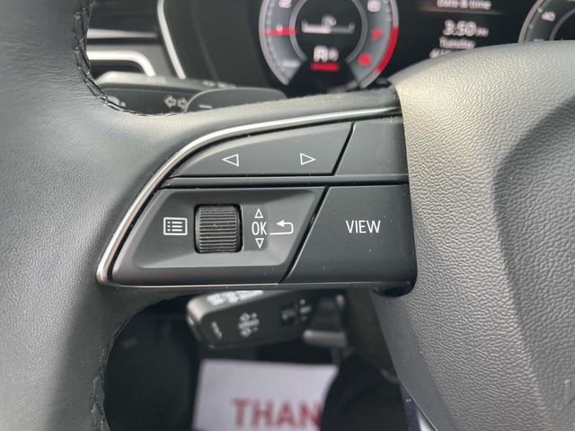 Vehicle image 33 of 36