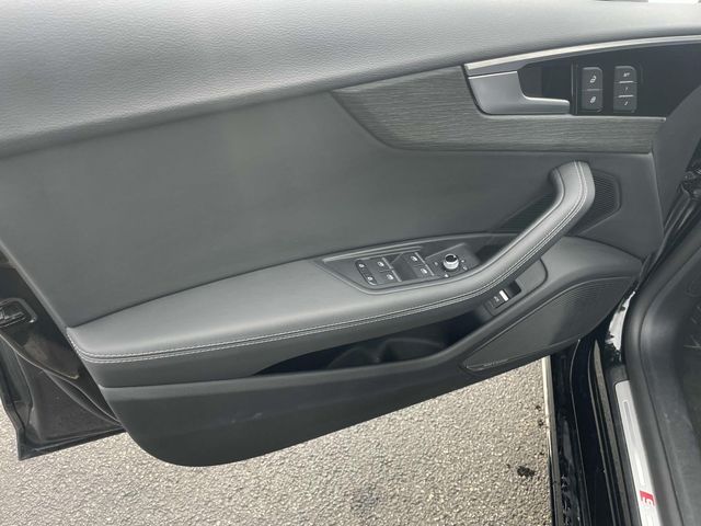 Vehicle image 18 of 36