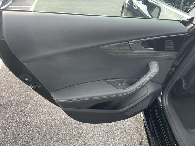 Vehicle image 17 of 36