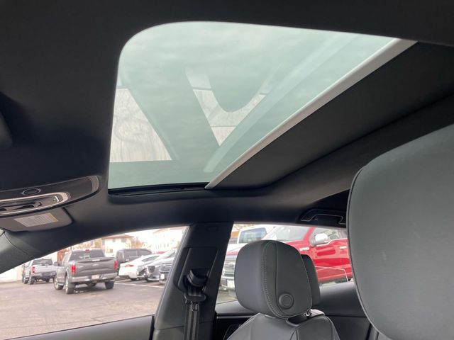 Vehicle image 23 of 36