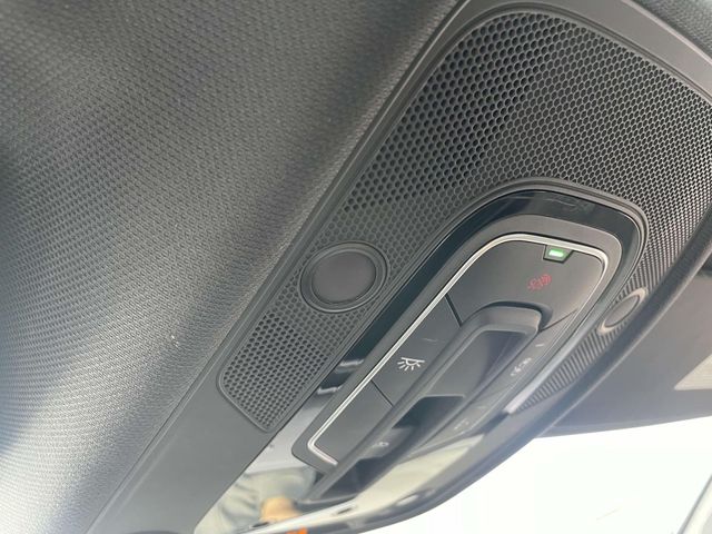 Vehicle image 29 of 36