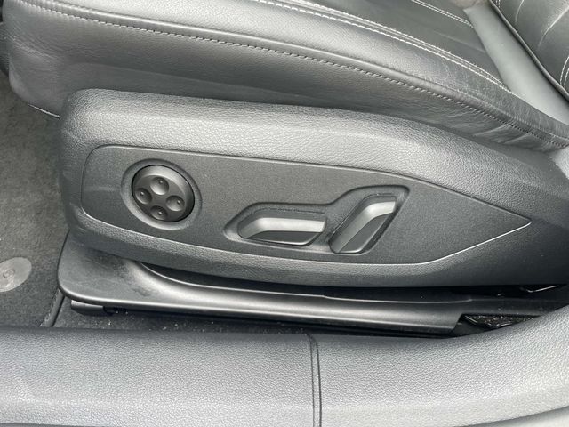 Vehicle image 20 of 36