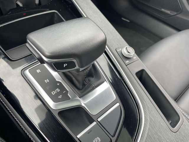 Vehicle image 28 of 36