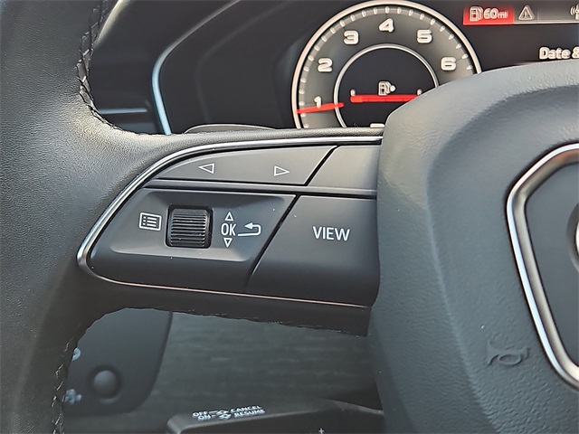 Vehicle image 18 of 25