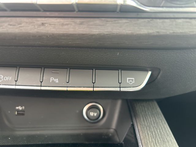 Vehicle image 29 of 44