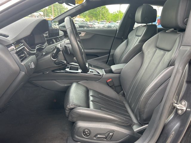 Vehicle image 16 of 44