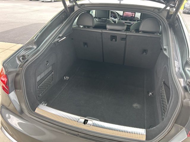Vehicle image 38 of 44
