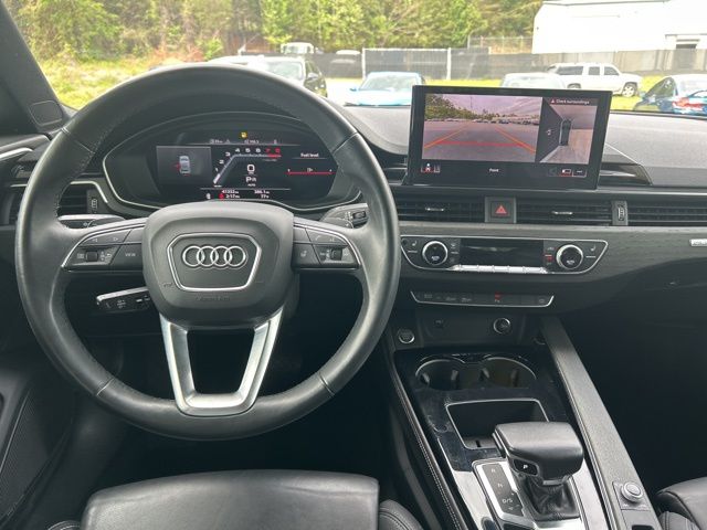 Vehicle image 17 of 44
