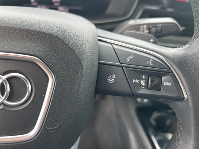 Vehicle image 23 of 44