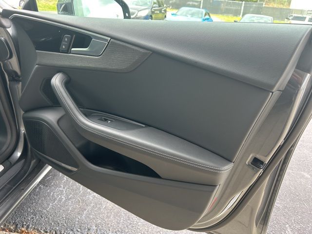 Vehicle image 42 of 44