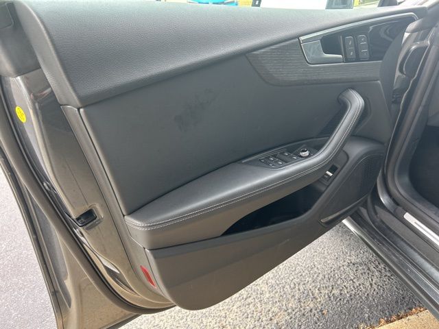 Vehicle image 15 of 44