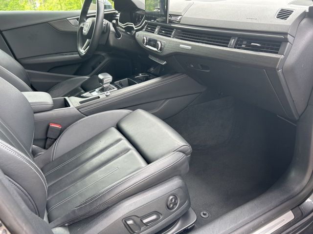 Vehicle image 43 of 44