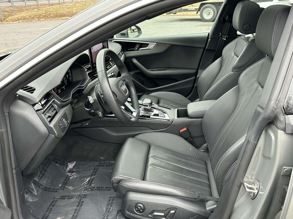 Vehicle image 25 of 26