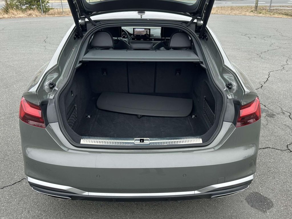 Vehicle image 8 of 26