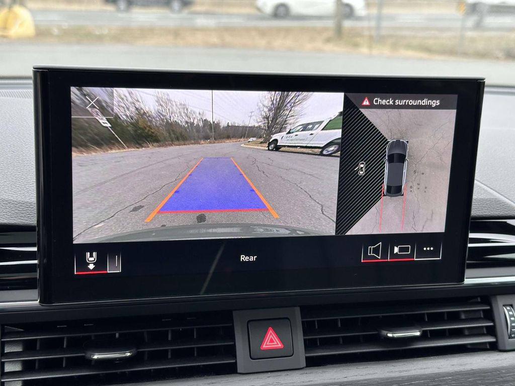 Vehicle image 16 of 26
