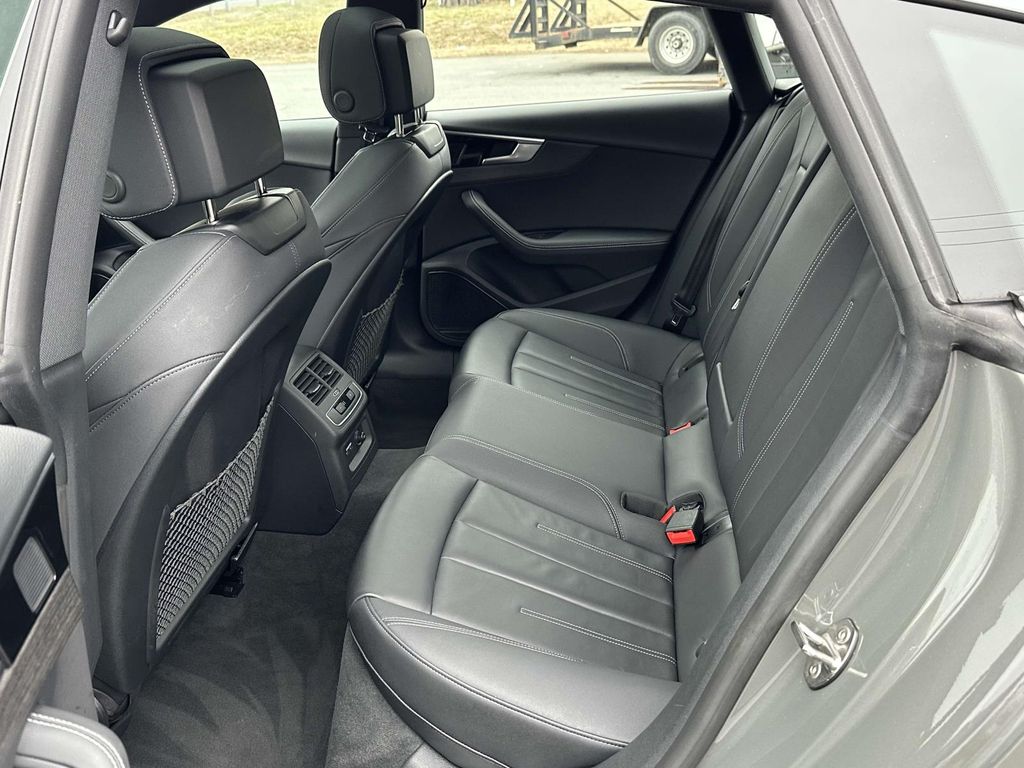 Vehicle image 10 of 26